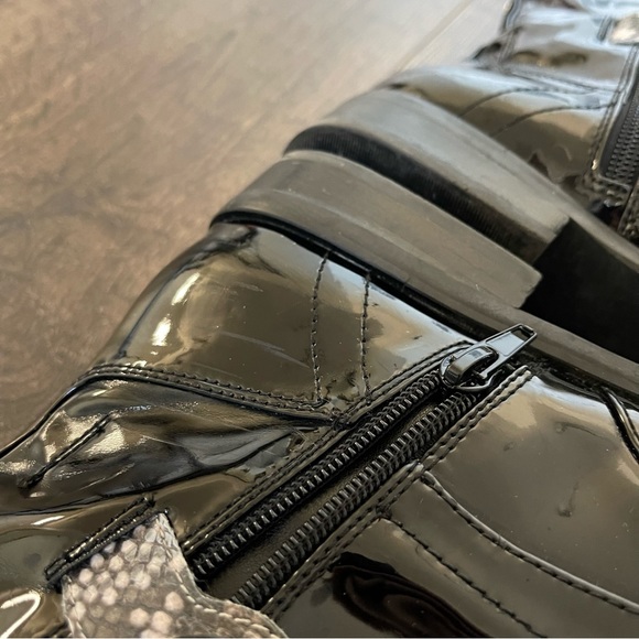 Betsey Johnson Dexter Black Patent Fashion Combat Boot 9.5 - Picture 12 of 15